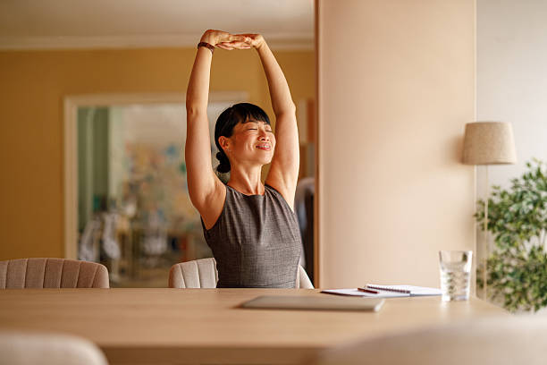30-seconden stretches aan het bureau